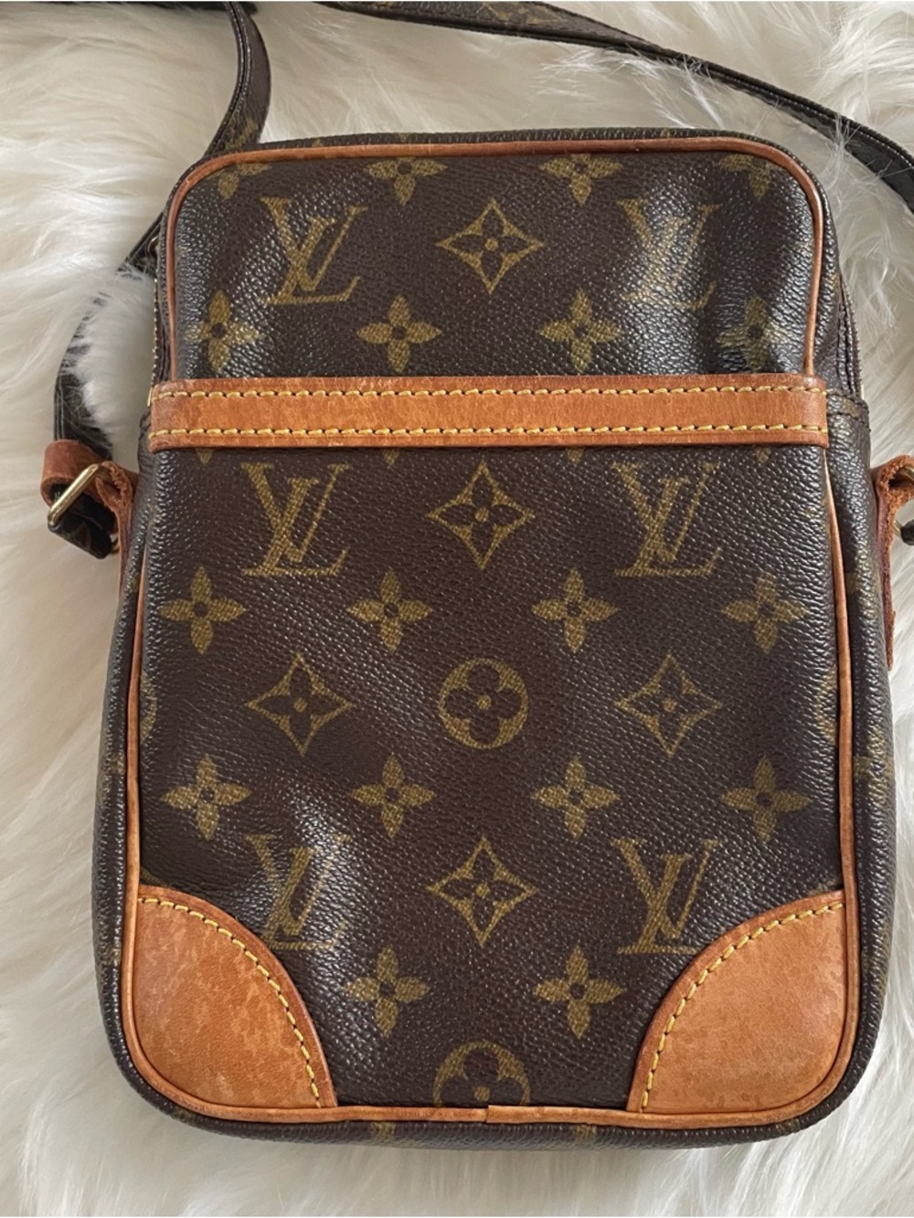 Louis Vuitton Monogram Crossbody - Picture 1 of 8